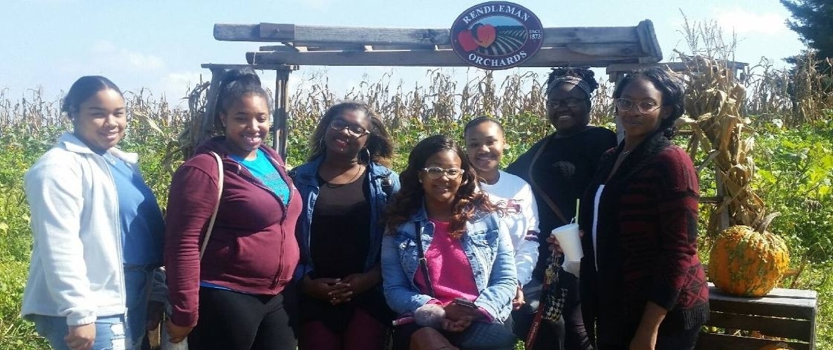 Students at rendleman orchard